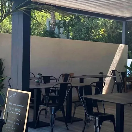 مكان تخييم Confortable Avec Terrasse Pour 2 Personnes A - Api-1-52-352